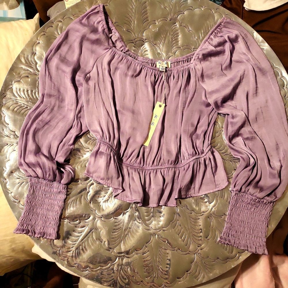 NWT she+sky lavender top size small cropped  silky material beautiful
